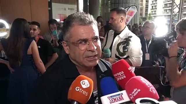 Jorge Javier Vázquez se pone a los pies de Ana Rosa Quintana y le lanza una surrealista propuesta