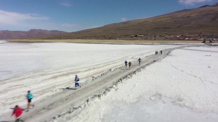 우유니 소금 사막에서 펼쳐지는 레이스...전세계 80명 참가 / YTN