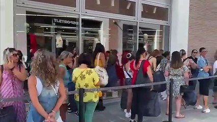 Livorno, l'assalto a Primark nel giorno dell'inaugurazione