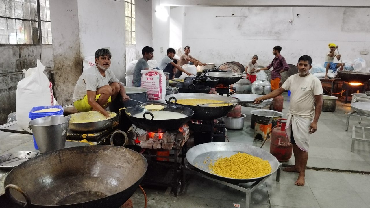 Ganesh Chaturthi 2024: भक्तगण ध्यान दें! जयपुर के इस मंदिर में कल भक्त नहीं चढ़ा सकेंगे प्रसाद, देखें वीडियो