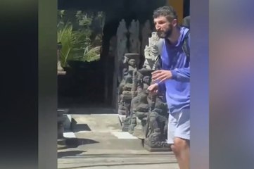 KEPERGOK RAMPOK MOBIL, TURIS RUSIA DIAMUK MASSA DI BALI