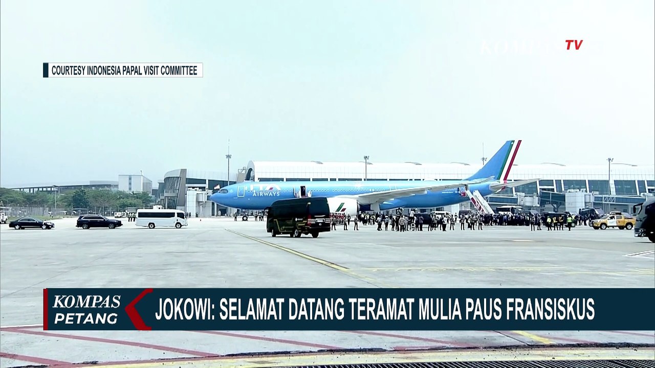 Pemimpin Tertinggi Katolik Tiba di Indonesia, Jokowi: Selamat Datang Teramat Mulia Paus Fransiskus