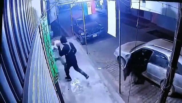 Con armas largas y violencia extrema, atracan un negocio de venta de oro en Mapiri