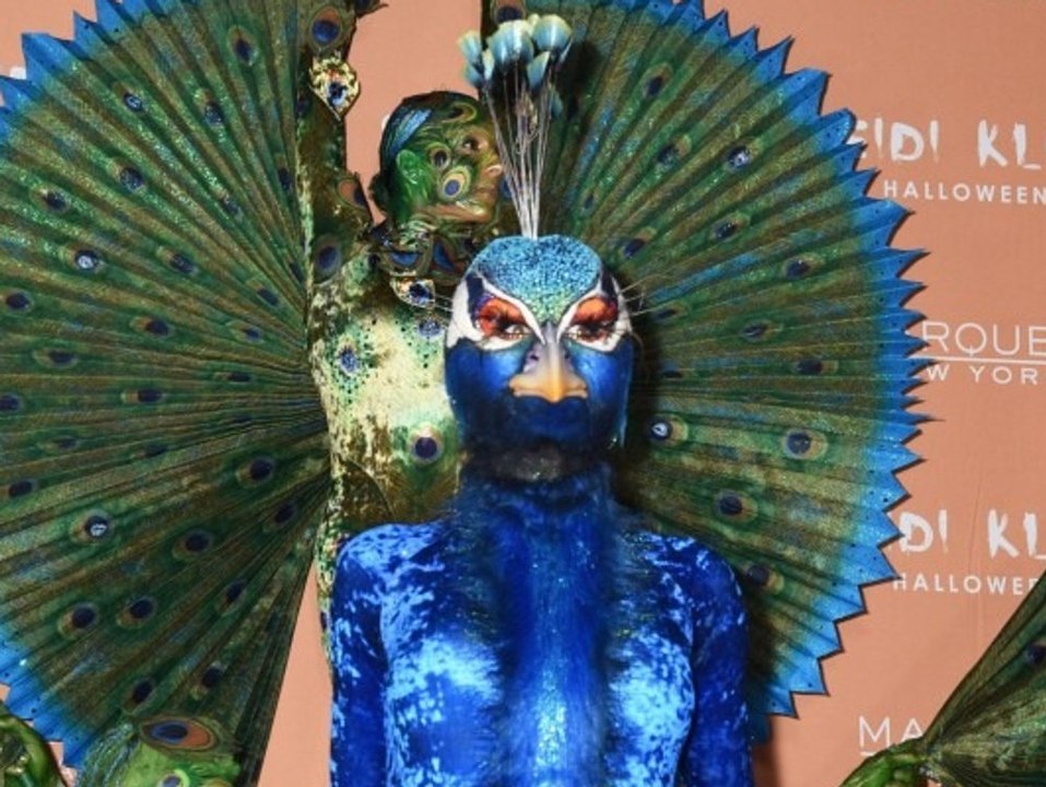 Heidi Klum gewährt einen Blick auf ihr Halloween-Kostüm