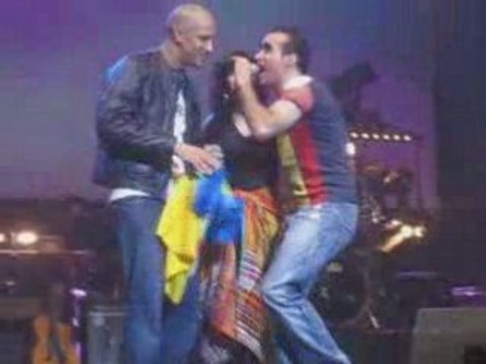 Rim-K  Feat Takfarinas Au Zénith  : lounes-le-kabyle.sky'