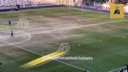 La pelouse du stade "Nelson Mandela"  est dans un état catastrophique