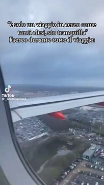 Viaggio da incubo a 10mila metri di altezza piove qualcosa di disgustoso sui passeggeri
