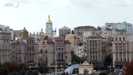 Ucraina, le strade di Kiev dopo l'attacco a Poltava