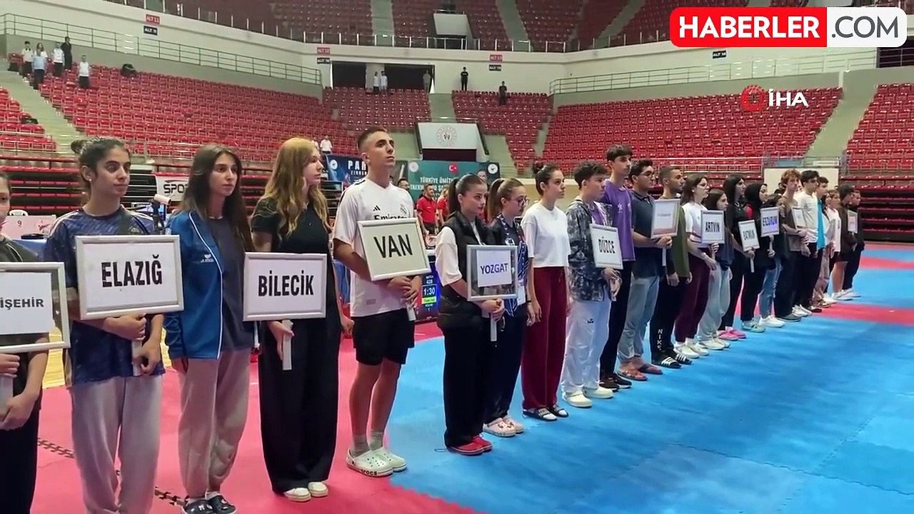Türkiye Ümitler Tekvando Şampiyonası Konya'da devam ediyor
