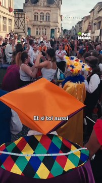 Célébrez la Fête des Rosières à La Mothe-Saint-Héray ! Viens découvrir la Fête des Rosières , une tradition unique qui anime le village de La Mothe-Saint-Héray. Au programme : des défilés de chars colorés , des animations locales , des spectacles
