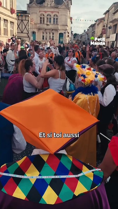  Célébrez la Fête des Rosières à La Mothe-Saint-Héray ! Viens découvrir la Fête des Rosières , une tradition unique qui anime le village de La Mothe-Saint-Héray. Au programme : des défilés de chars colorés , des animations locales , des spectacles
