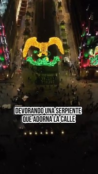 Alumbrado patrio ilumina edificios históricos en el Zócalo capitalino