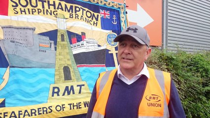 "Fed up" Royal Fleet Auxiliary strike again in Portsmouth after MoD talks