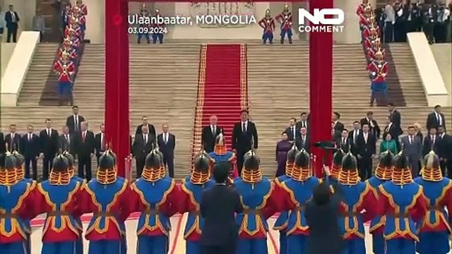 No Comment : Vladimir Poutine reçu en grande pompe en Mongolie