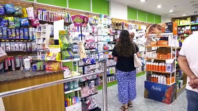 El empleo cae en 193.704 afiliados y el paro sube en 21.884 personas con el fin del verano