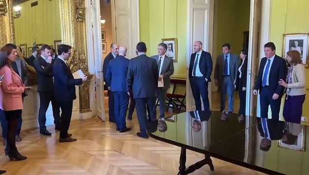 Milei y Jorge Macri firmaron el Acta Acuerdo de transferencia de competencias por 31 líneas de colectivo