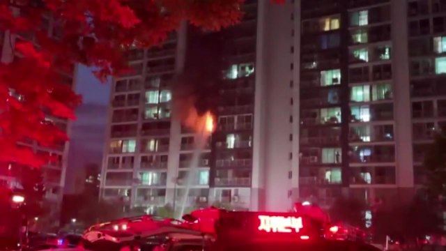 경기 고양시 아파트에서 불...3명 경상·30명 대피 / YTN
