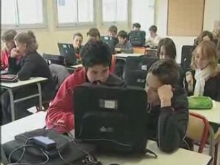 Mathematiques_'un collegien un ordinateur portable'