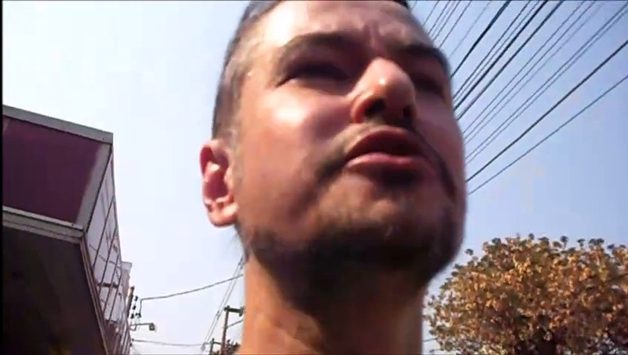 Esquizofrênicos Falam que Tem Cameras no Quarto. Mas é só Telepatia.