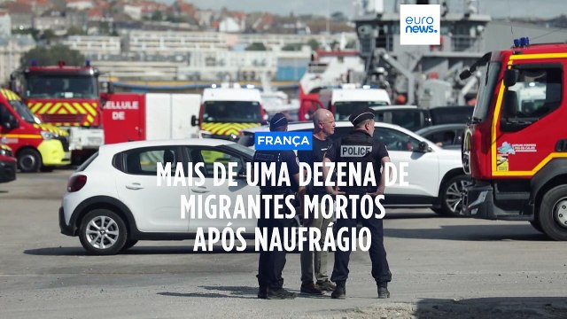 Embarcação com dezenas de migrantes parte-se no Canal da Mancha e faz 12 mortos
