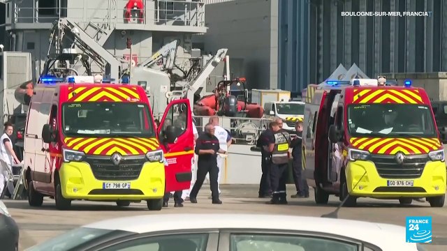 Francia: embarcación que llevaba 60 migrantes se hundió dejando al menos 12 fallecidos