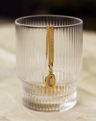 colar medalha sol e lua banho ouro 18k