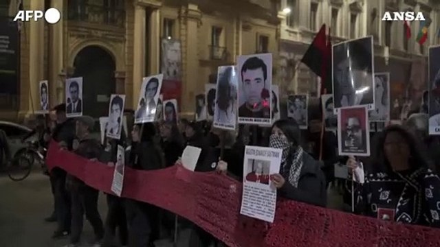 Cile, manifestazione a Santiago per ricordare le vittime della dittatura