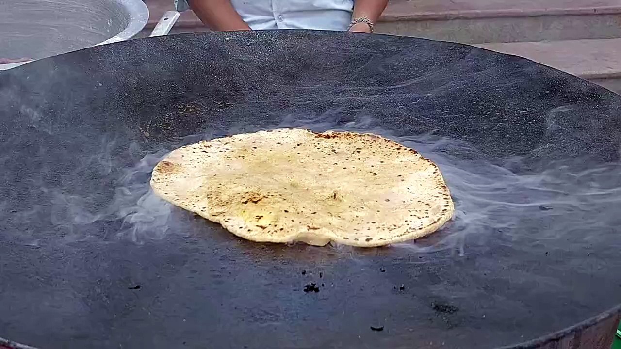 Street Food Simplicity: The Art of Perfect Chapati & Roti ✨