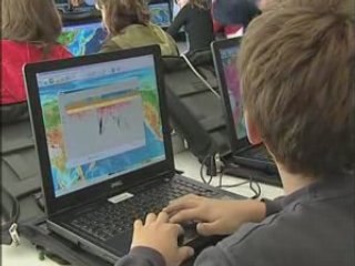 SVT_'un collegien un ordinateur portable'