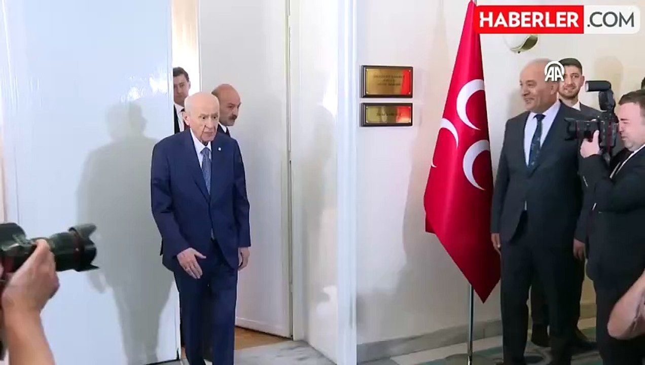 Meclis'te sürpriz görüşme: Numan Kurtulmuş, Devlet Bahçeli'yi makamında ziyaret etti