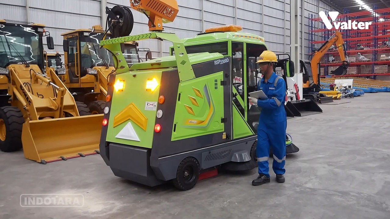 DELIVERY VALTER RIDE ON SWEEPER TIPE VTR-RSP2300D (AUTO DUMPING SWEEPER) UNTUK LESTARI MEMORIAL PARK