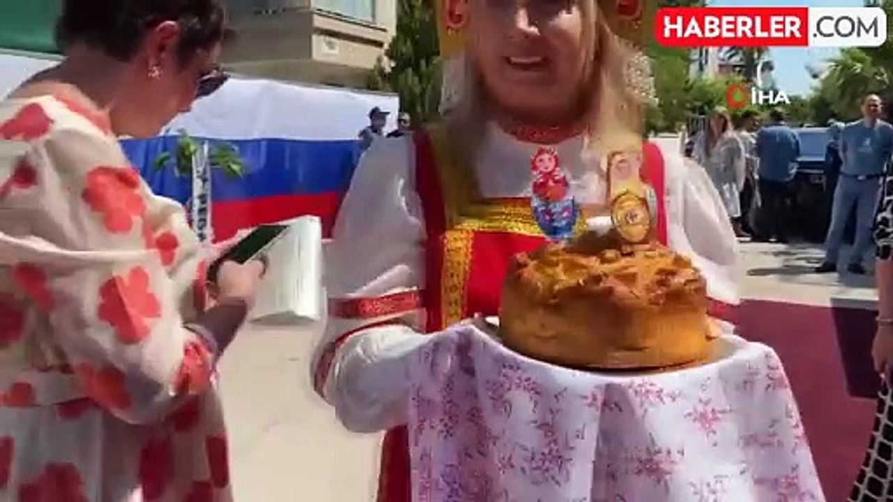 Rusya'nın Antalya Başkonsolosu Sergey Vetrik: 'Rusya-Türkiye ilişkilerinin geliştirilmesine katkıda bulunuyoruz'