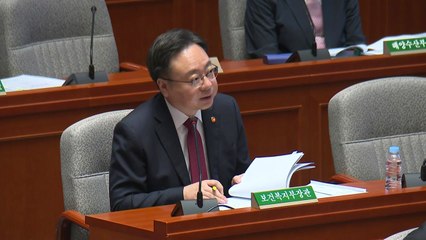 복지장관 "의대 증원했다고 의사 떠난 사례, 세계에 유례 없어" / YTN