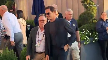 L'arrivée de J̶a̶m̶e̶s̶ ̶B̶o̶n̶d̶ Roger Federer