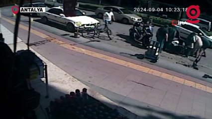 İşe geç kalmak istemedi, 10 metrede iki kaza yaptı