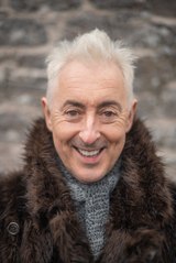 Alan Cumming in campaign to  save Scotland's Screen Machine