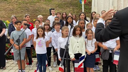 LE CREUSOT : Marseillaise a cappella pour le 80ème anniversaire de la Libération