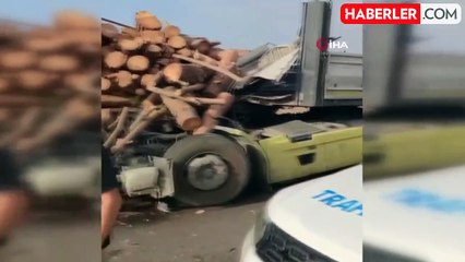 Bursa'da tır, tomruk yüklü tıra çarptı: Ortalık savaş alanına döndü