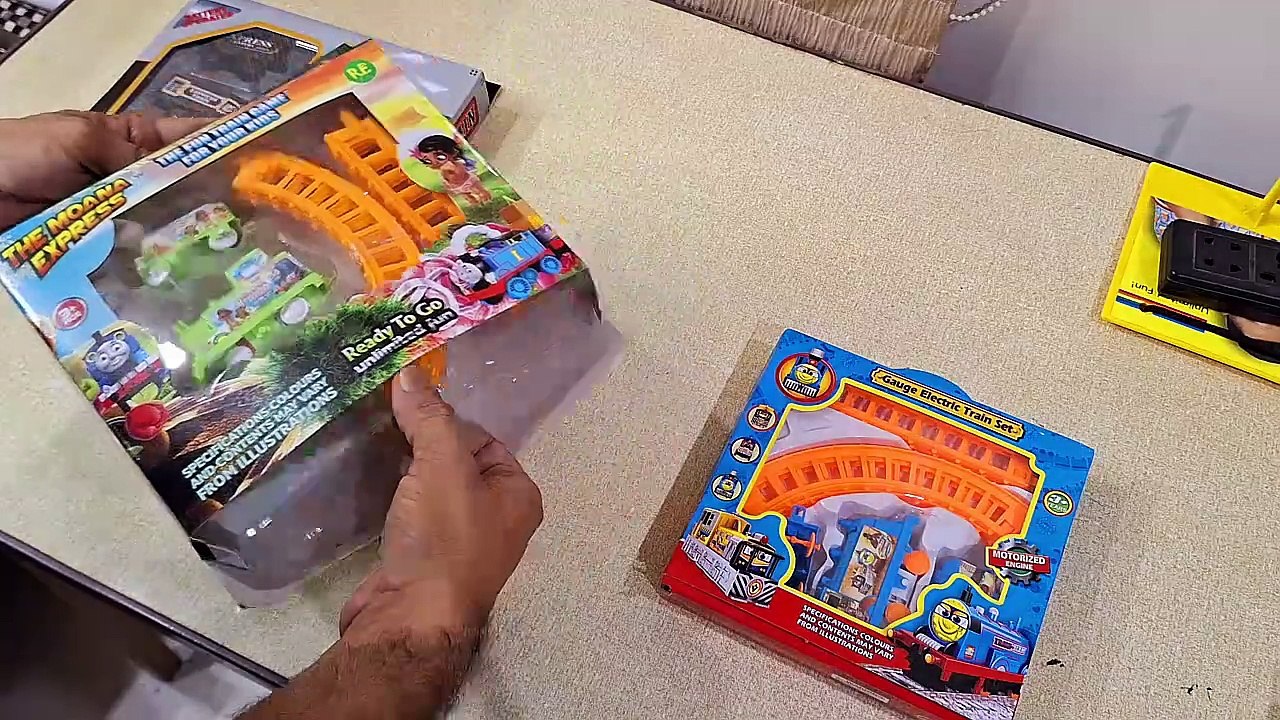Unboxing and Review of Model Electric Toy Train Set with Track for Kids Battery Operated with Sound and Lights
