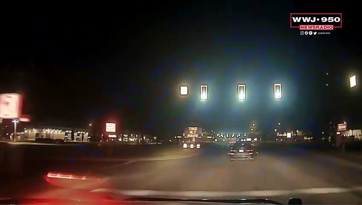 Detroit teens run from Sterling Heights police after crashing stolen car into building