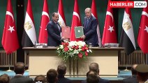 Cumhurbaşkanı Erdoğan, Sisi'yi 'Rabia' işaretiyle uğurladı