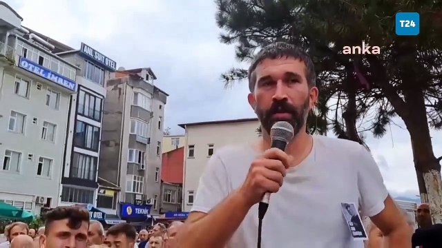 Ağaç kesimini engellemek isterken silahlı saldırı sonucu hayatını kaybeden Reşit Kibar, Borçka'da defnedildi