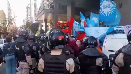 Represión a jubilados en las inmediaciones del Congreso