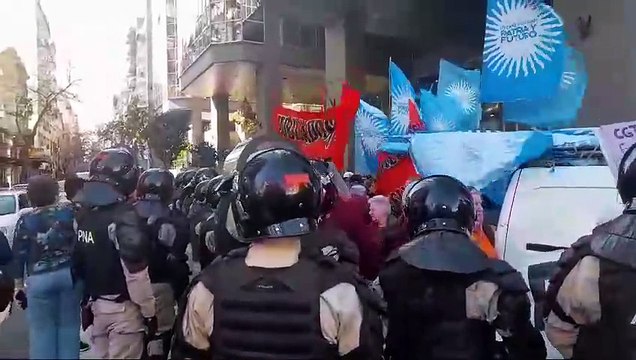 Represión a jubilados en las inmediaciones del Congreso