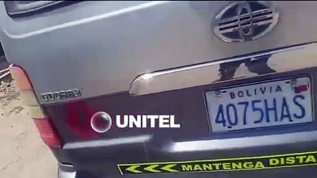 Roban los vidrios laterales de minibuses que estaban estacionados