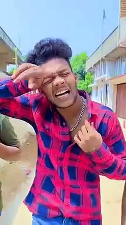 चुभती जलती गर्मी का मौसम#comedy #realfools #comedy #surajroxfunnyvibeo #garmi #summer