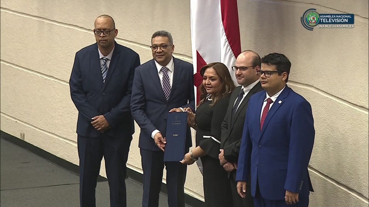 Dino Mon es ratificado como nuevo director de la Caja del Seguro Social