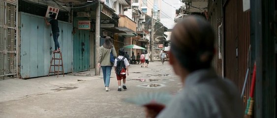 Perempuan Bergaun Merah 2022