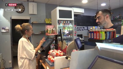 Braquage dans le Rhône : à Millery, un client héroïque s'interpose pour protéger la vendeuse d'un bar tabac