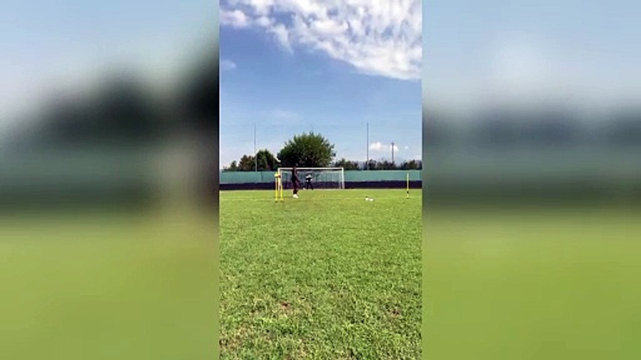Balotelli si allena da solo in attesa di un ingaggio